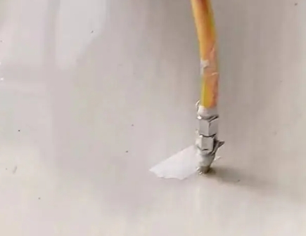 湛江瓷砖空鼓维修公司专业解答在瓷砖铺贴过程中，如果使用的砂料过粗（如全部使用了粗砂），可能会导致以下问题